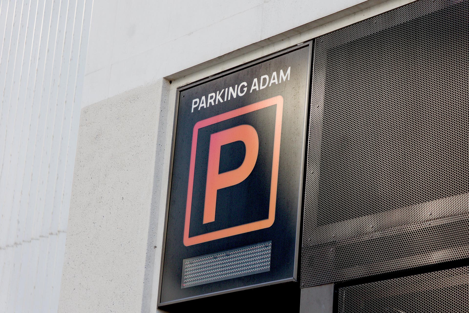 Signalétique entrée Parking ADAM